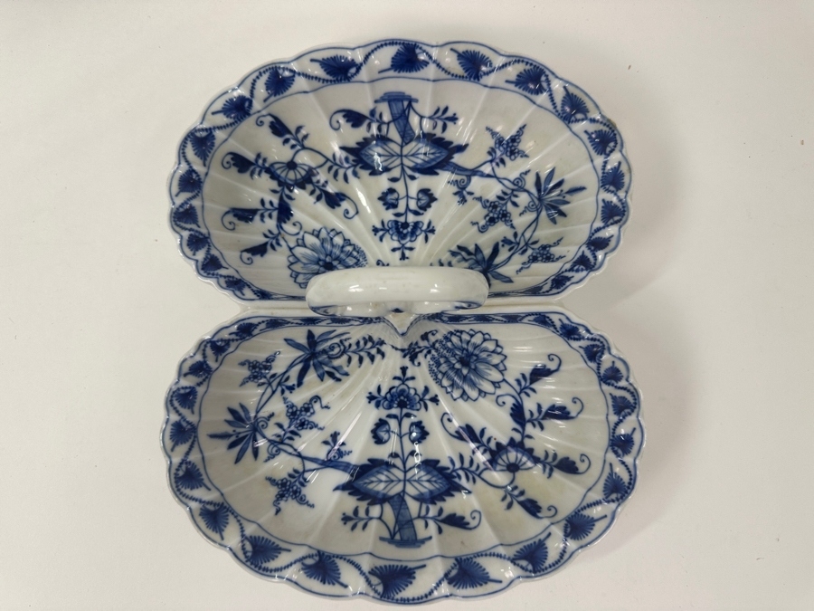 Meissen Germany Blue Onion Hand Painted Porcelain Double Tidbit Dish/Serving Tray with Handle 11'W x 9'D x 4'H [Photo 3]