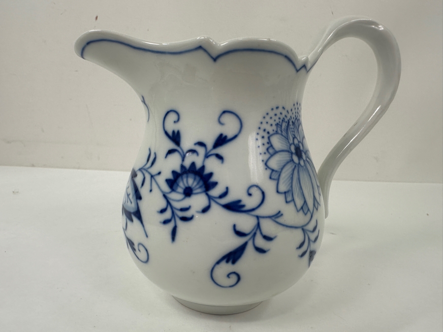 Meissen Germany Blue Onion Hand Painted Porcelain Mini Pitcher 5'H [Photo 4]