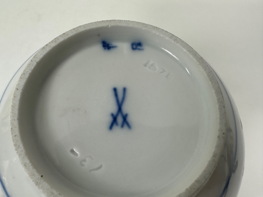 Meissen Germany Blue Onion Hand Painted Porcelain Mini Pitcher 5'H [Photo 10]