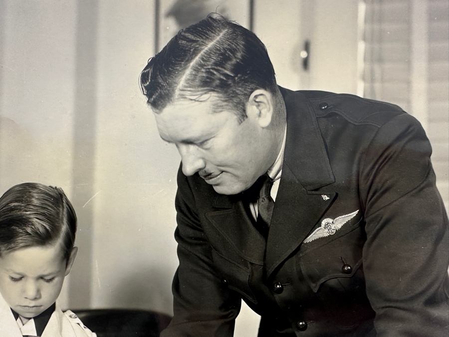 Historic Aviator Roscoe Turner Vintage Signed 8x10 Photograph [Photo 8]