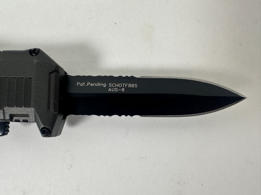 Schrade SCHOTF8BS Extreme Survival Viper OTF Assisted Double Edge Spear Point Blade with Aluminum Handle (Black, 3.3-Inch) [Photo 8]