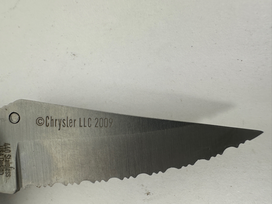 Jeep-Branded Folding Pocket Knife With Dual Blades, One Plain Edge, One Serrated Edge [Photo 3]