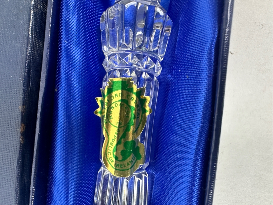 Waterford Crystal Makeup Brush in Original Box with Satin Lining 6'L [Photo 4]