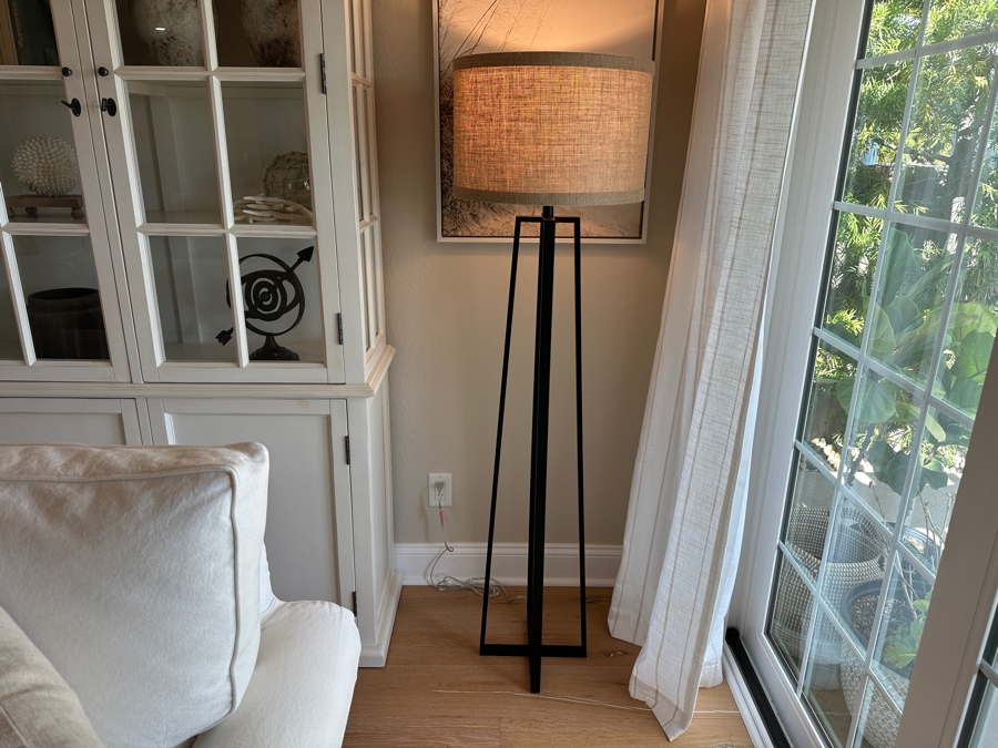 Black Metal Floor Lamp 62'H