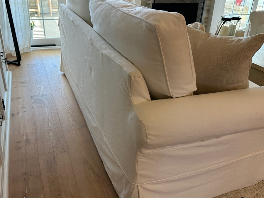 Pottery Barn Slipcovered Sofa 94'W X 40'D X 40'H With Five Throw Pillows [Photo 5]