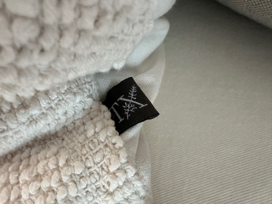 Pottery Barn Slipcovered Sofa 94'W X 40'D X 40'H With Five Throw Pillows [Photo 15]