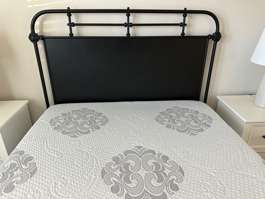 Restoration Hardware Black Metal Full Size Bed With Mattress - Bed Measures 57'W X 78'L X 54'H [Photo 4]