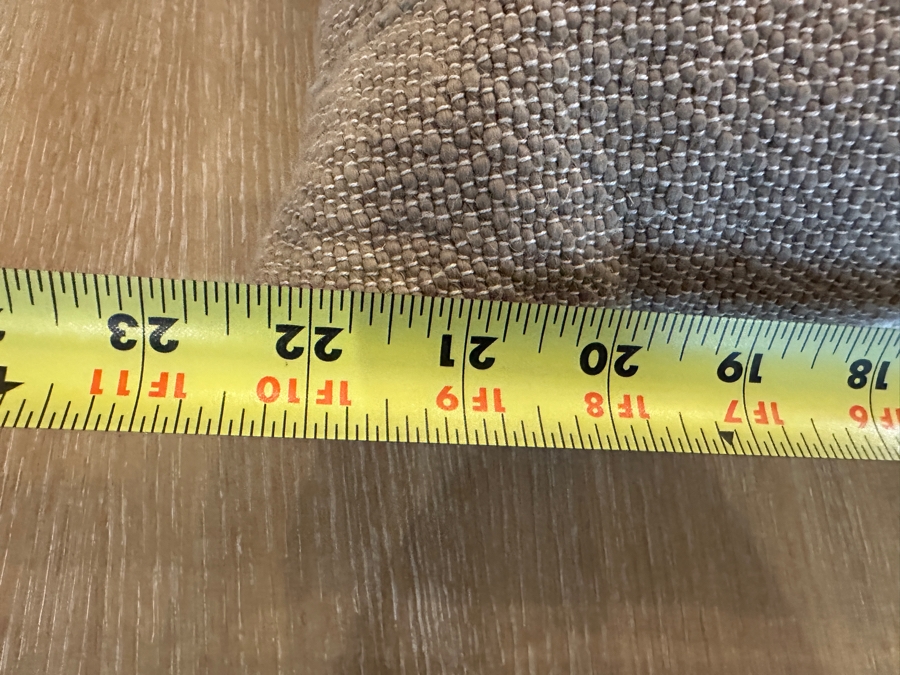 Set of (2) Decorative Throw Pillows 22'L [Photo 3]