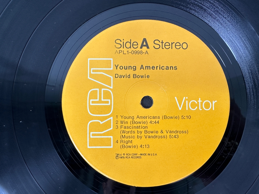 David Bowie - Young Americans RCA APL1-0998 1975 Vinyl Record [Photo 4]
