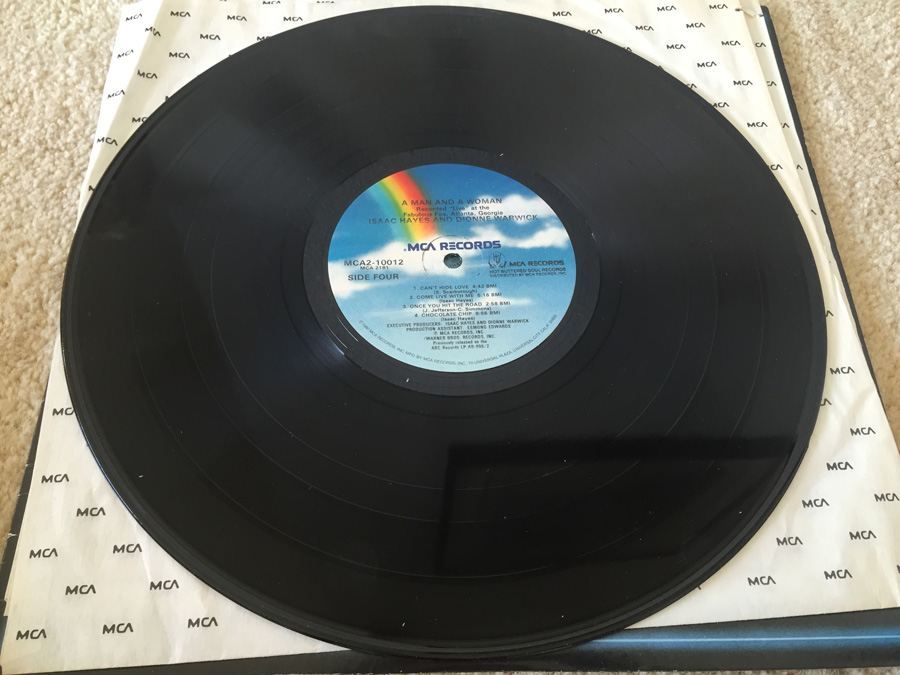 Isaac Hayes And Dionne Warwick ‎- A Man And A Woman - MCA Records ‎- MCA2-10012 [Photo 9]