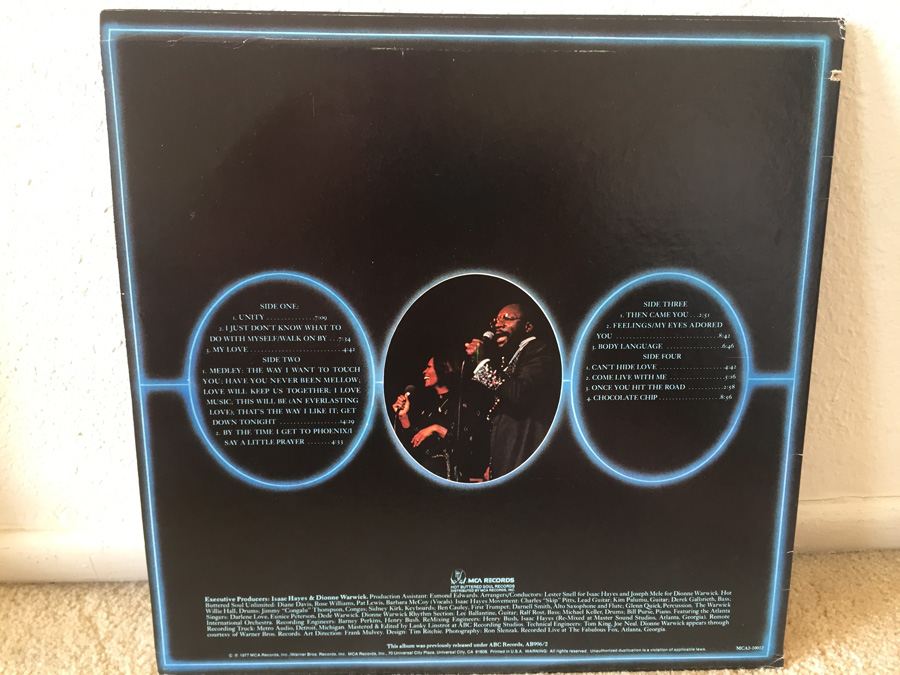 Isaac Hayes And Dionne Warwick ‎- A Man And A Woman - MCA Records ‎- MCA2-10012 [Photo 2]