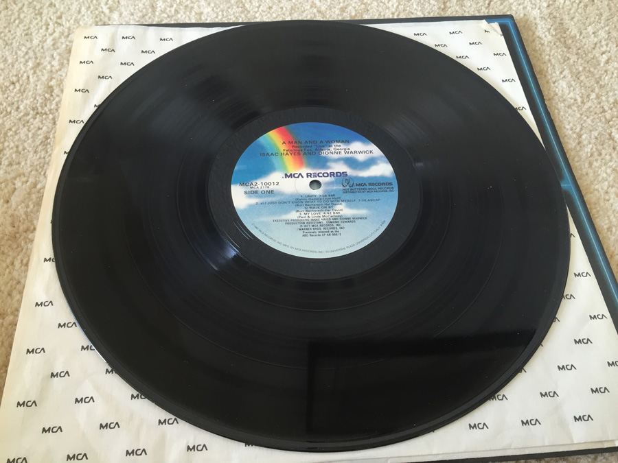 Isaac Hayes And Dionne Warwick ‎- A Man And A Woman - MCA Records ‎- MCA2-10012 [Photo 3]