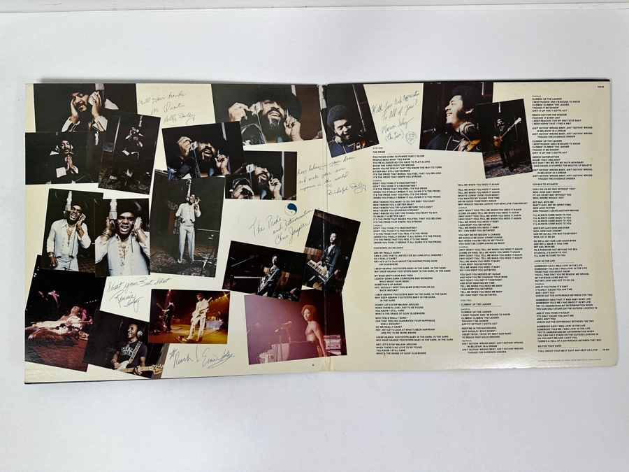 The Isley Brothers - Go For Your Guns. T-Neck Records PZ 34432 1977 Vinyl Record [Photo 2]