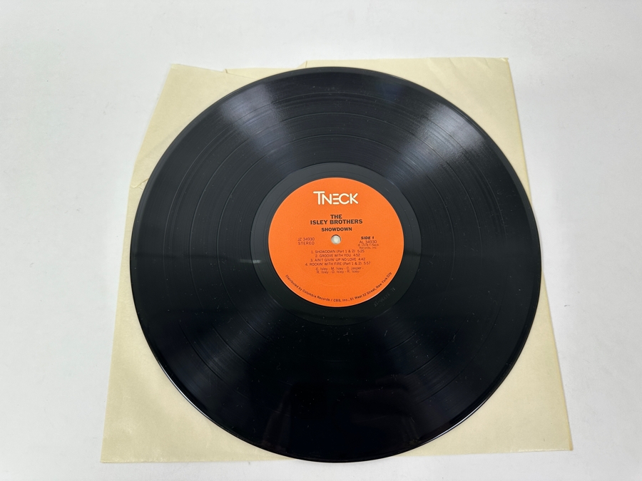 The Isley Brothers - Showdown T-Neck 34930, 1978 Vinyl Record [Photo 4]