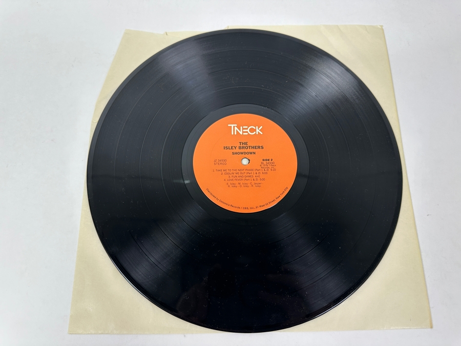 The Isley Brothers - Showdown T-Neck 34930, 1978 Vinyl Record [Photo 5]