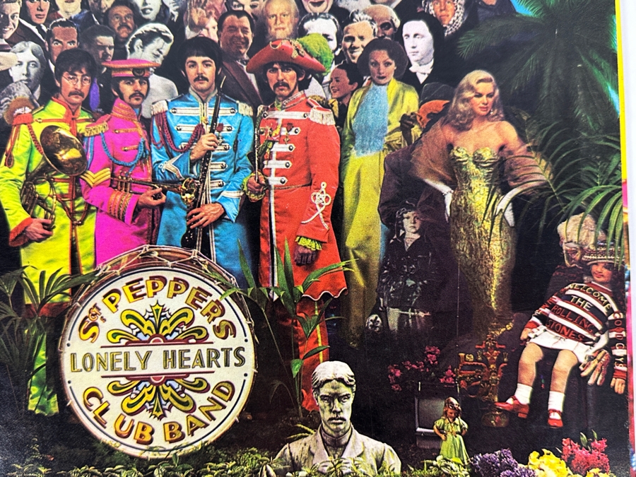 The Beatles - Sgt. Pepper's Lonely Hearts Club Band - Iconic Album Cover With Many Famous Figures - Capitol Records SMAS-2653 1967 Vinyl Record [Photo 2]