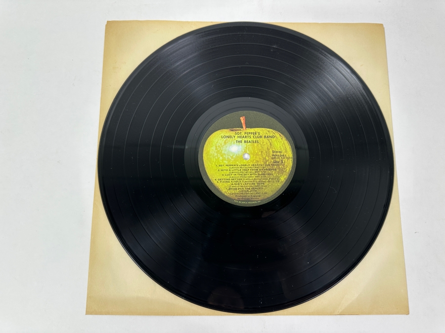The Beatles - Sgt. Pepper's Lonely Hearts Club Band - Iconic Album Cover With Many Famous Figures - Capitol Records SMAS-2653 1967 Vinyl Record [Photo 11]