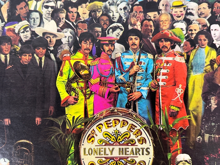 The Beatles - Sgt. Pepper's Lonely Hearts Club Band - Iconic Album Cover With Many Famous Figures - Capitol Records SMAS-2653 1967 Vinyl Record [Photo 3]