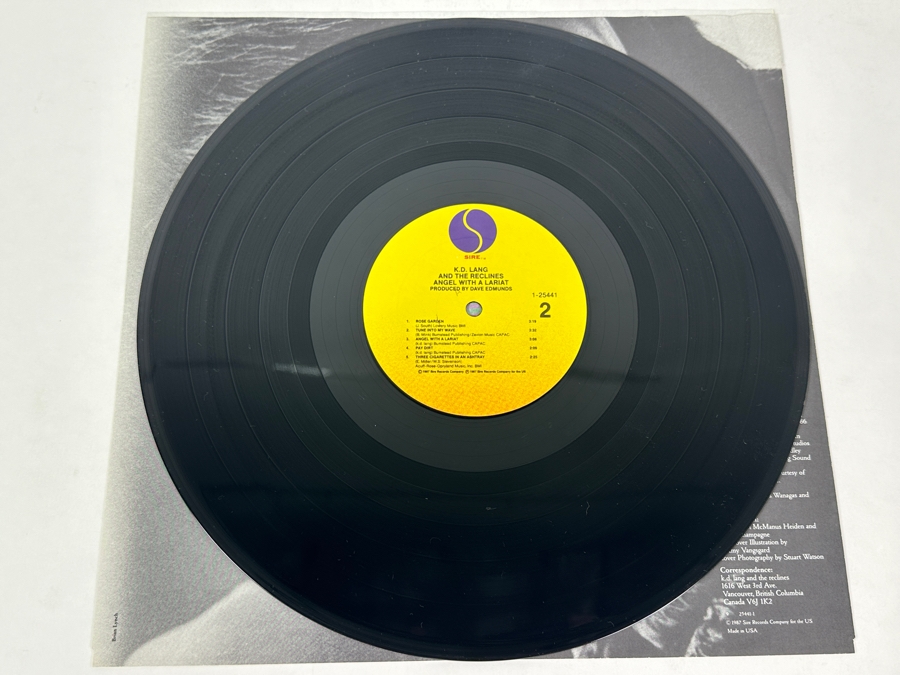 K.D. Lang And The Reclines - Angel With A Lariat Sire 1-25441 1987 Vinyl Record [Photo 4]