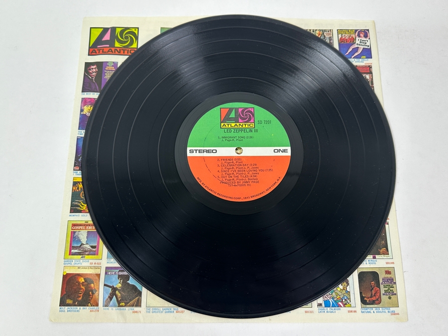 Led Zeppelin - III - Atlantic Records SD 7201 1970 - Highly Collectible Iconic Vinyl Record [Photo 6]