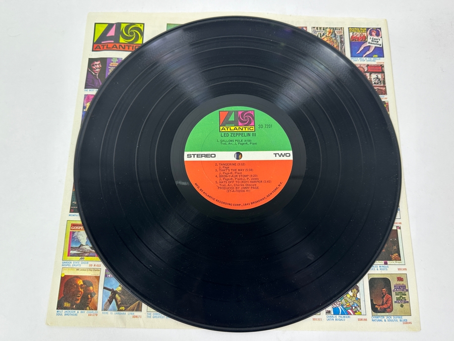 Led Zeppelin - III - Atlantic Records SD 7201 1970 - Highly Collectible Iconic Vinyl Record [Photo 7]
