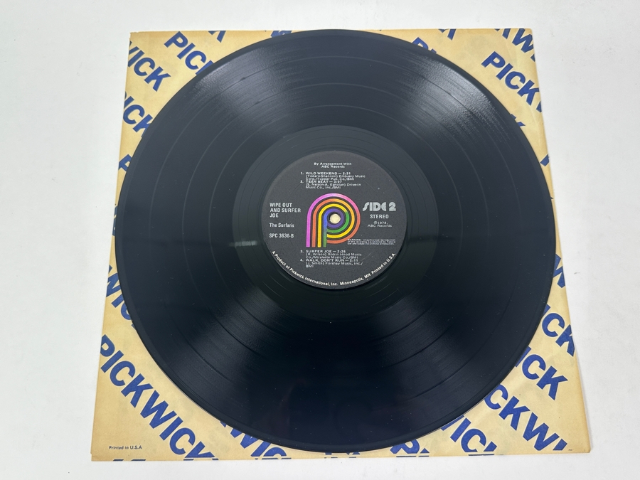 The Surfaris - Wipe Out & Surfer Joe, Pickwick SPC-3636, 1974 Vinyl Record [Photo 4]