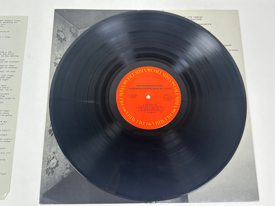 Bruce Springsteen - Darkness On The Edge Of Town Columbia Records JC 35318 1978 Vinyl Record [Photo 3]