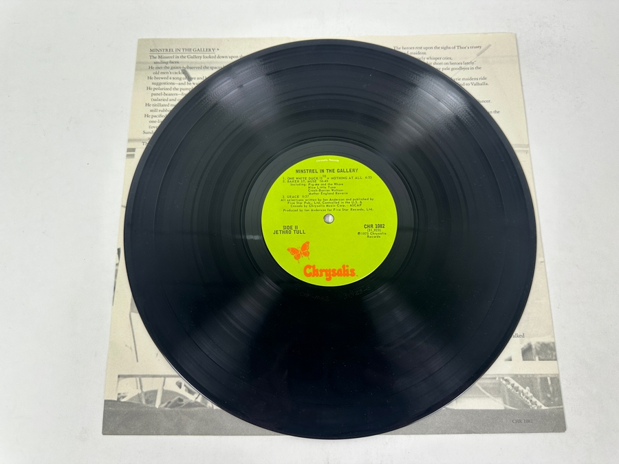 Jethro Tull Minstrel In The Gallery - Chrysalis Records CHR 1082 1975 Vinyl Record [Photo 4]
