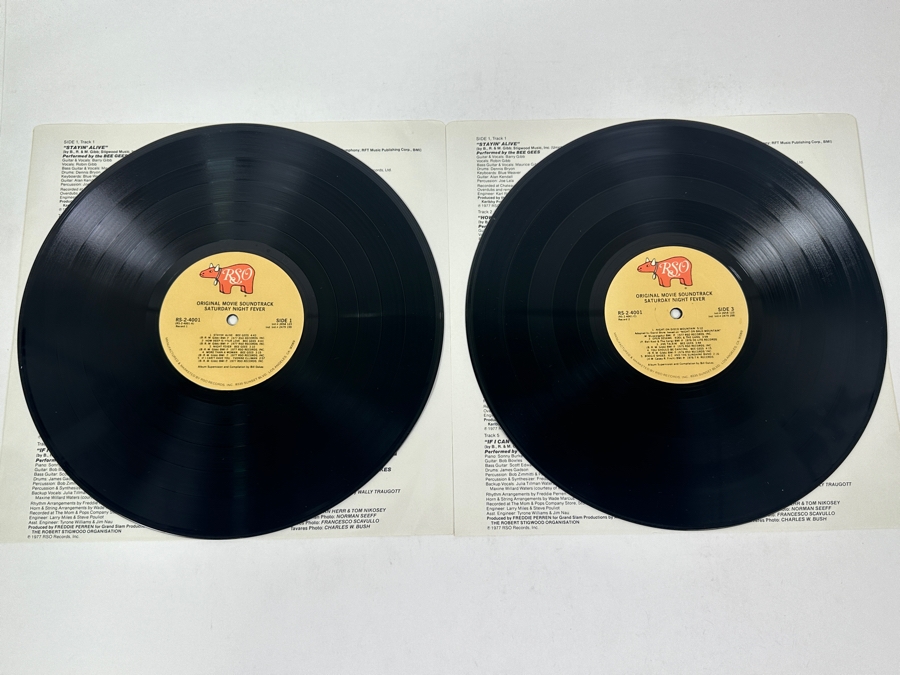 The Original Movie Sound Track Featuring John Travolta And The Bee Gees - Saturday Night Fever. RSO Records, RS-2-4001 1977 Vinyl Record [Photo 5]