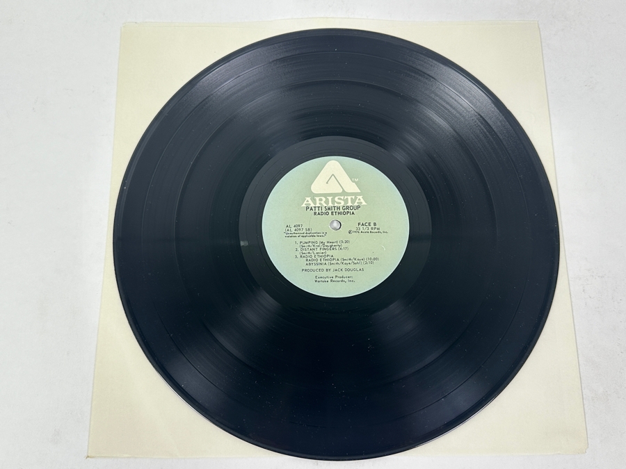 Patti Smith Group - Radio Ethiopia. Arista, AL 4097 1976 Vinyl Record [Photo 4]