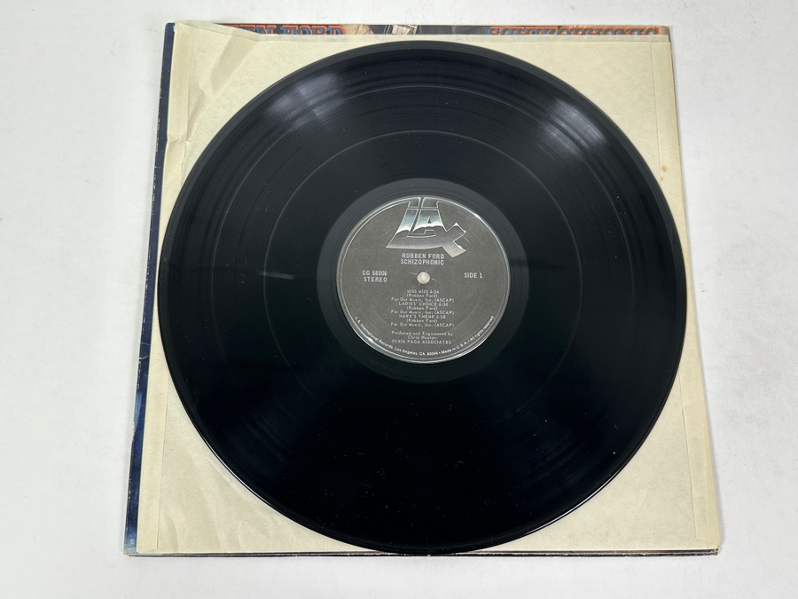 Robben Ford - Schizophonic Album - L.A. International Records GG58006 1976 Vinyl Record [Photo 3]