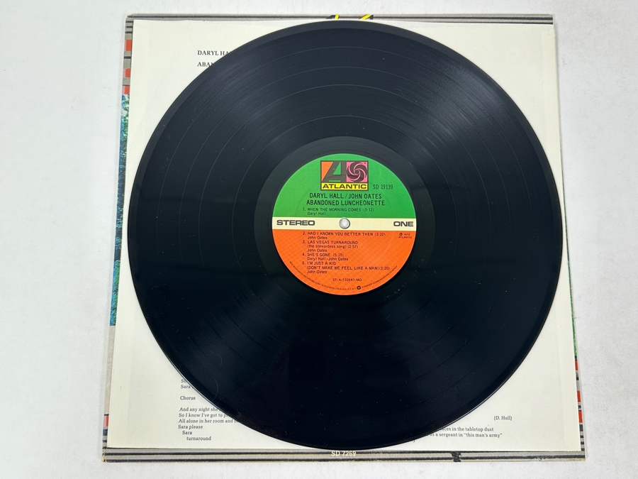 Daryl Hall/John Oates - Abandoned Luncheonette. Atlantic Records. SD 19139 Classic Studio Album Vinyl Record [Photo 4]