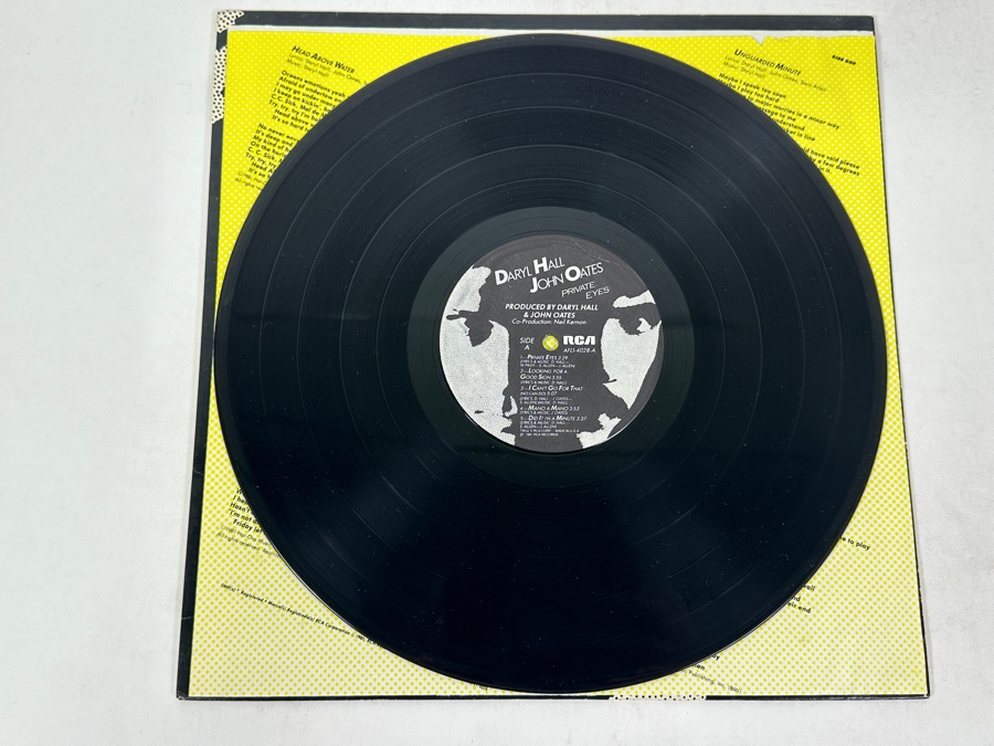 Daryl Hall John Oates - Private Eyes, Original 1981 RCA Records AFL1-4028 Classic Pop Rock Vinyl Record [Photo 4]