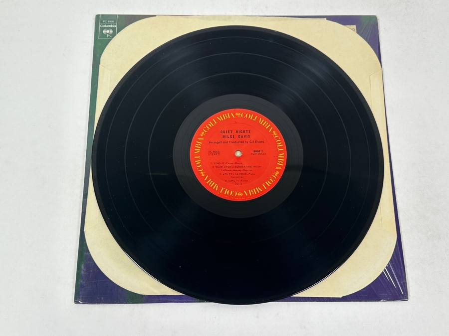 Miles Davis - Quiet Nights Arranged And Conducted By Gil Evans, Columbia PC 8906, Classic Jazz Vinyl Record [Photo 3]