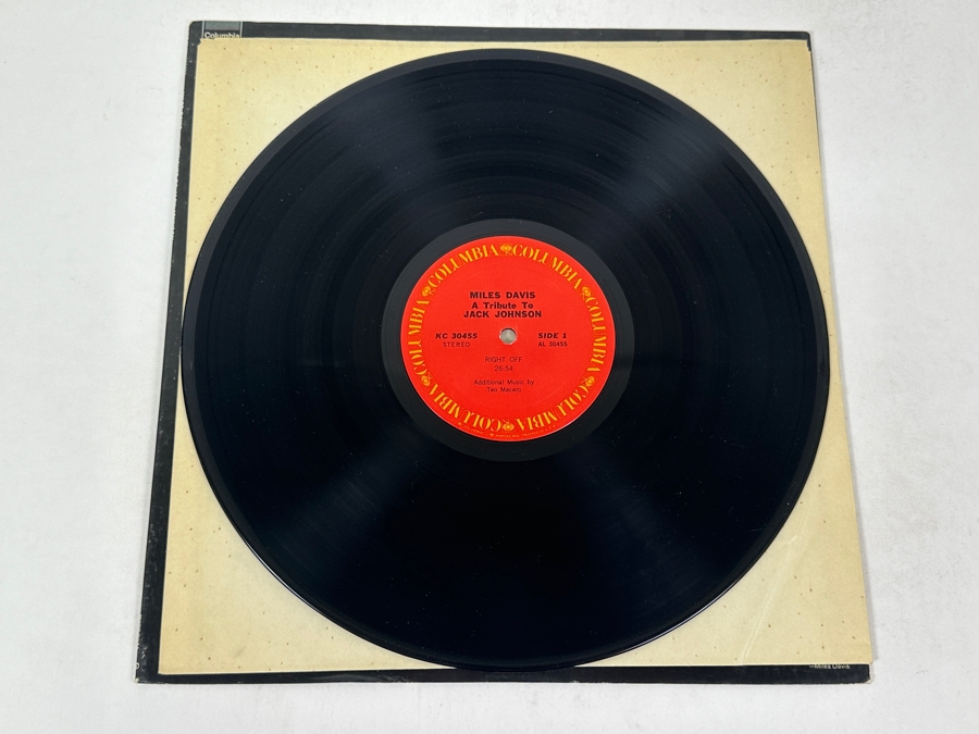Miles Davis - A Tribute To Jack Johnson, Columbia KC 30455, 1971 Vinyl Record [Photo 2]