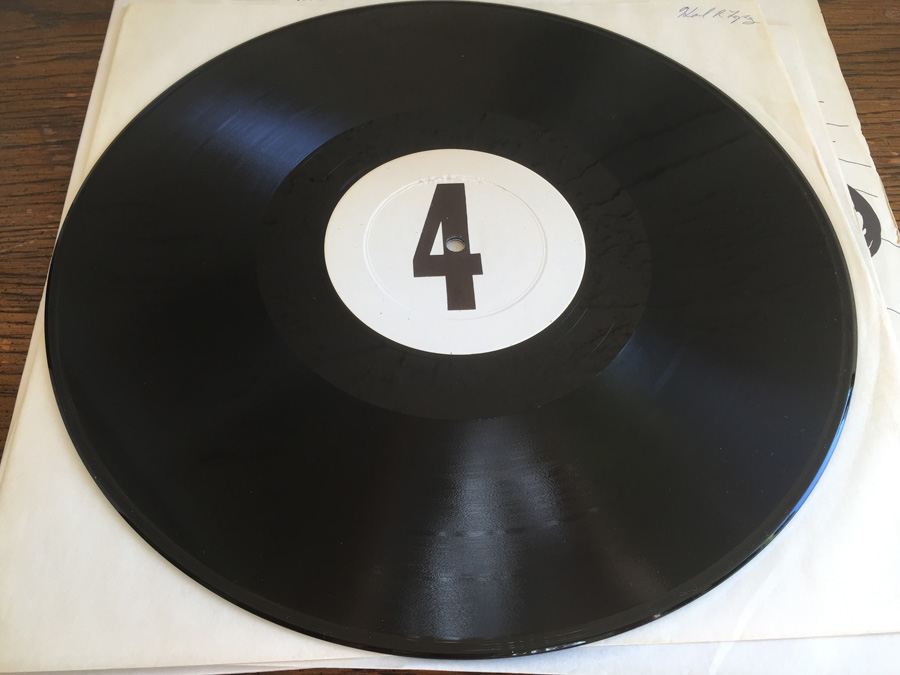 Yes ‎- Live At The Long Beach Arena, Calif. 3/19/74 - Pigs Eye - Unofficial Release - 2 × Vinyl [Photo 5]