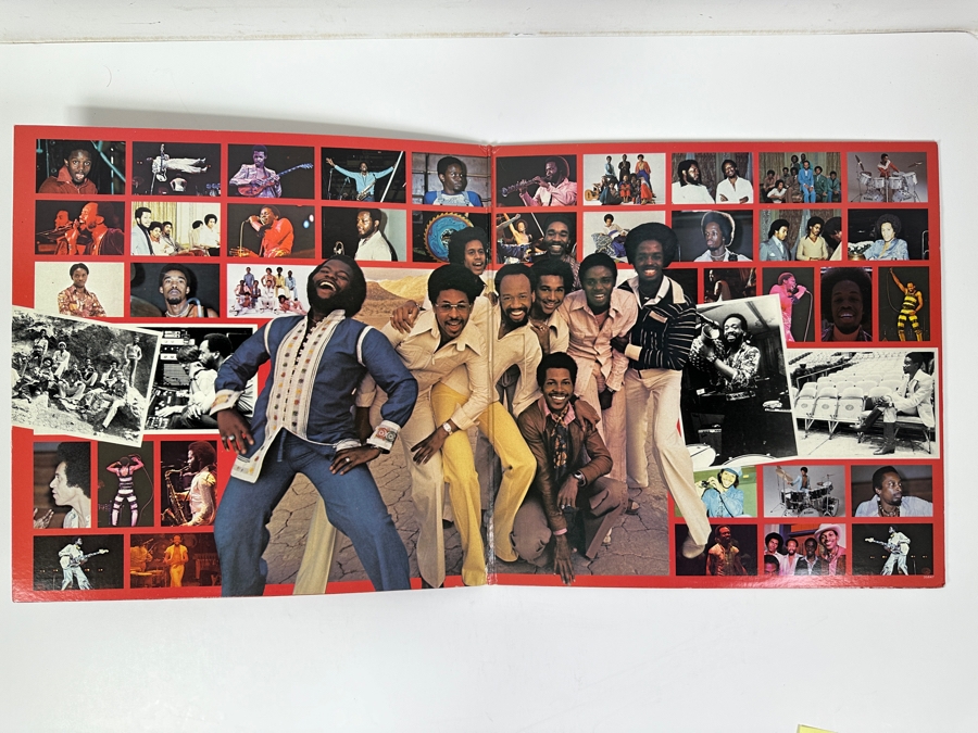 Earth, Wind & Fire - The Best Of - Vol. 1 - Columbia Records FC 35647 1978 Vinyl Record [Photo 2]