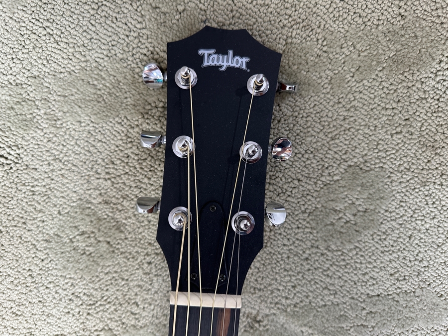 Taylor Big Baby Taylor BBT Acoustic Guitar S/N 2104200154 41'L [Photo 3]