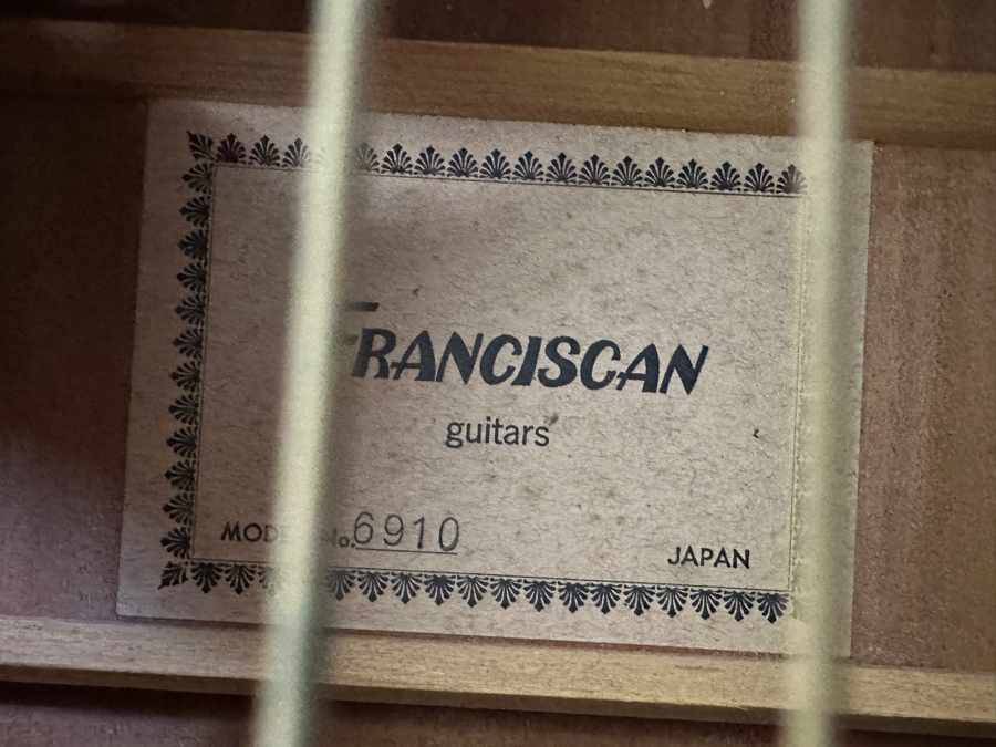 Franciscan Natural Finish Acoustic Guitar Model No. 6910 With Hard Guitar Case 41'L [Photo 5]