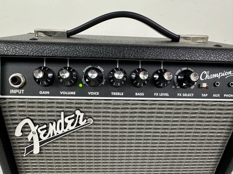 Fender Champion 20 Electric Guitar Amplifier [Photo 7]