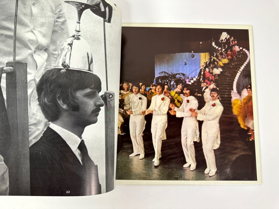 The Beatles - Magical Mystery Tour: Capitol Records SMAL 2835 1967 - Features A 24-Page Color Picture Book - Vinyl Record [Photo 5]