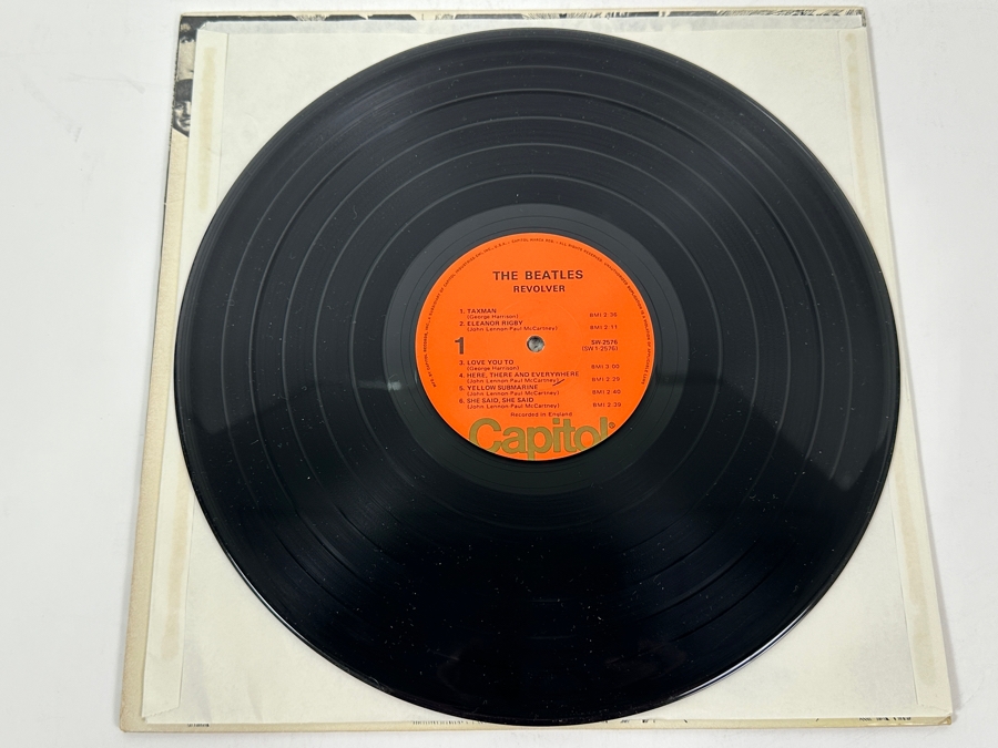 The Beatles - Revolver - Capitol Records [SW 2576] 1978 Vinyl Record [Photo 3]