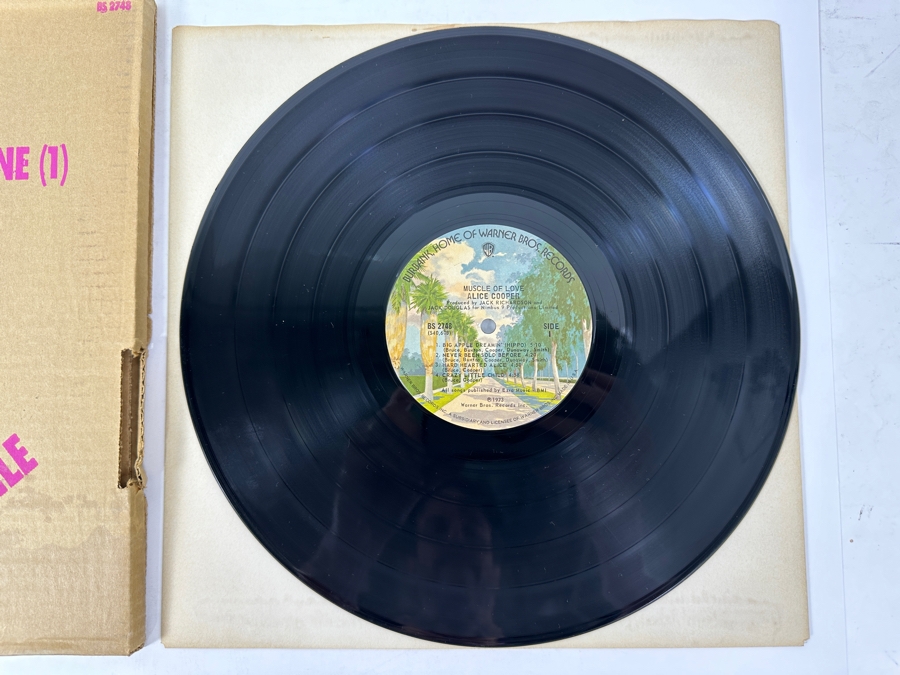Alice Cooper - Muscle Of Love Warner Bros. Records BS 2748 1973 Vinyl Record [Photo 3]