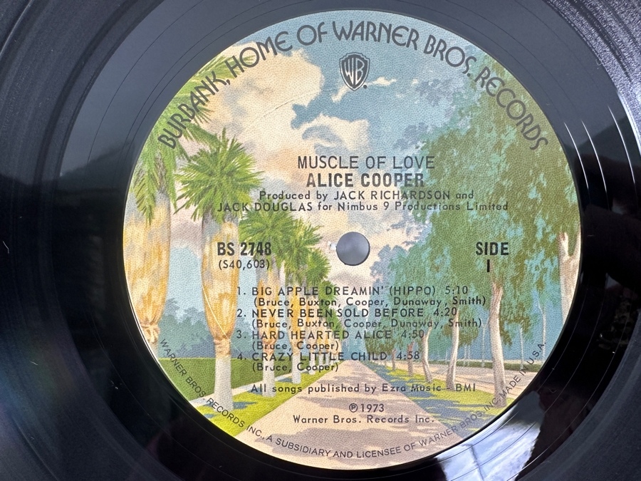 Alice Cooper - Muscle Of Love Warner Bros. Records BS 2748 1973 Vinyl Record [Photo 4]