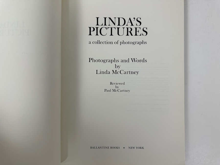 Just Added - Vintage 1976 First Edition Paperback Book 'Linda's Pictures' - Photography Collection By Linda McCartney Featuring Photographs Of Many Rock & Roll Legends [Photo 2]