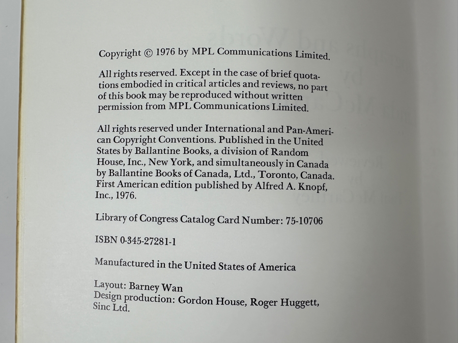 Just Added - Vintage 1976 First Edition Paperback Book 'Linda's Pictures' - Photography Collection By Linda McCartney Featuring Photographs Of Many Rock & Roll Legends [Photo 3]