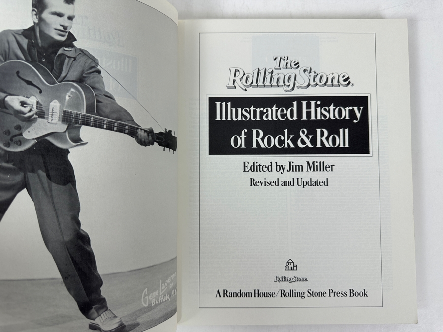 Just Added - 1980 Paperback Book Rolling Stone's Illustrated History Of Rock & Roll. An Expanded Edition Featuring Many Iconic Musicians [Photo 2]