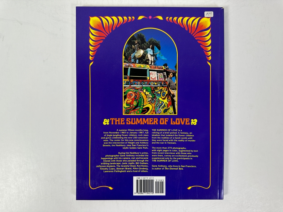 Just Added - SIGNED COPY Of Paperback Book The Summer Of Love: Haight-Ashbury At Its Highest. A Photographic Look At The Iconic 1967 Counterculture Movement, Featuring Key Figures And Events [Photo 2]