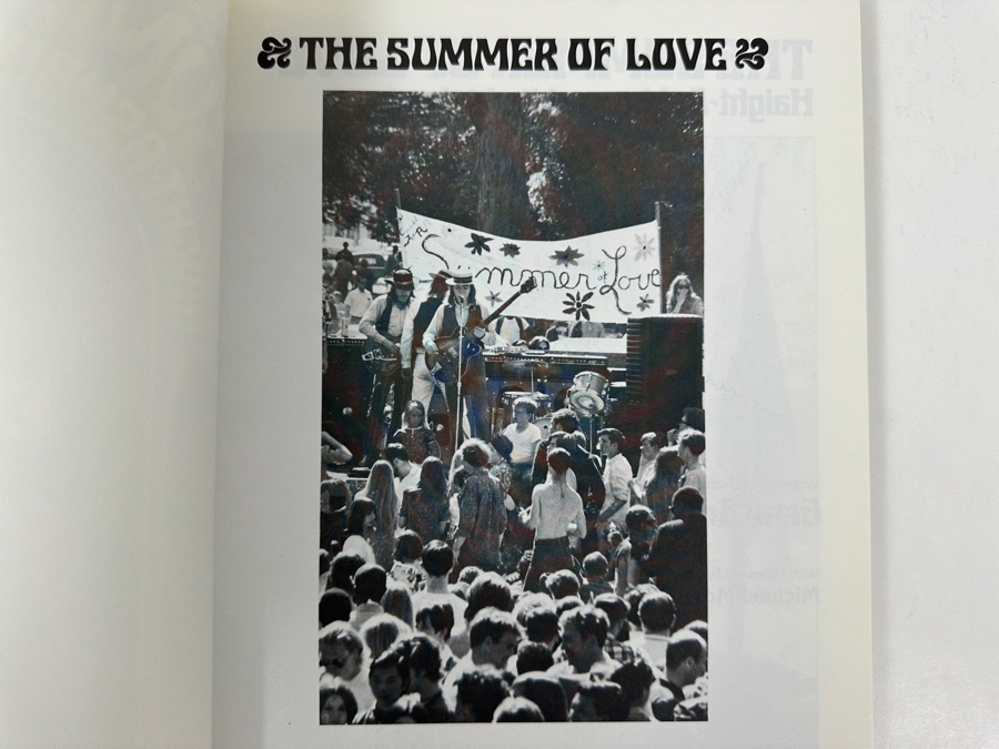 Just Added - SIGNED COPY Of Paperback Book The Summer Of Love: Haight-Ashbury At Its Highest. A Photographic Look At The Iconic 1967 Counterculture Movement, Featuring Key Figures And Events [Photo 3]