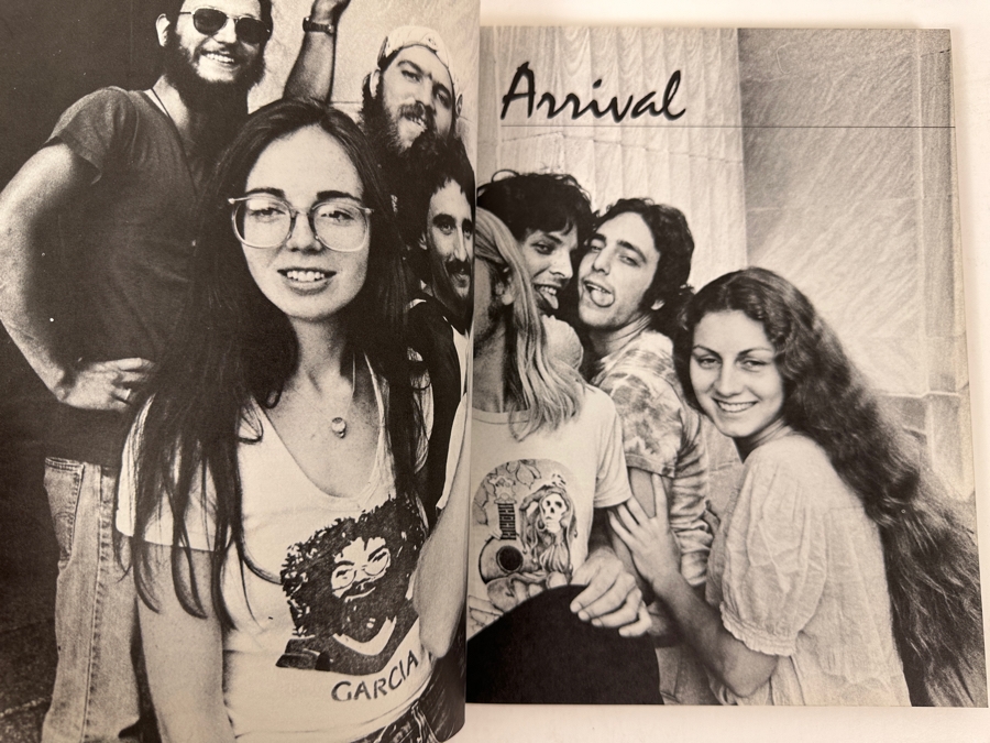 Just Added - 1983 First Edition Paperback Book Grateful Dead: The Official Book For Deadheads [Photo 4]